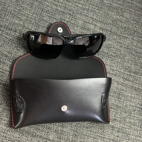 RAY BAN -RB8360M SCUDERIA FERRARI COLLECTION - Picture 1 of 16